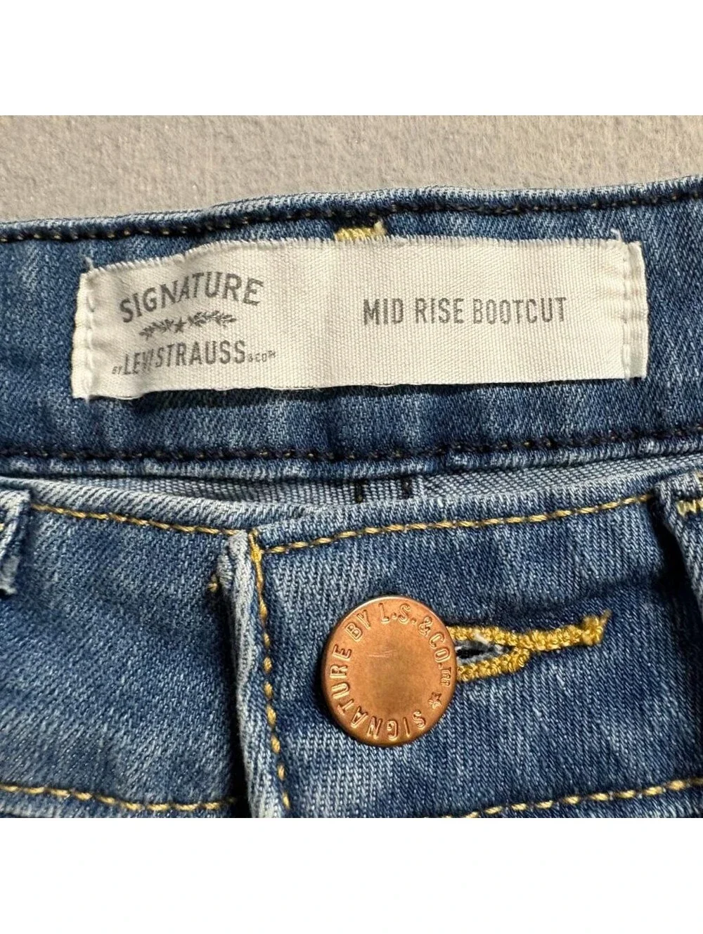 Signature by Levi Strauss Co Womens Mid Rise Bootcut Jeans Size 4M W27 L32 Blue